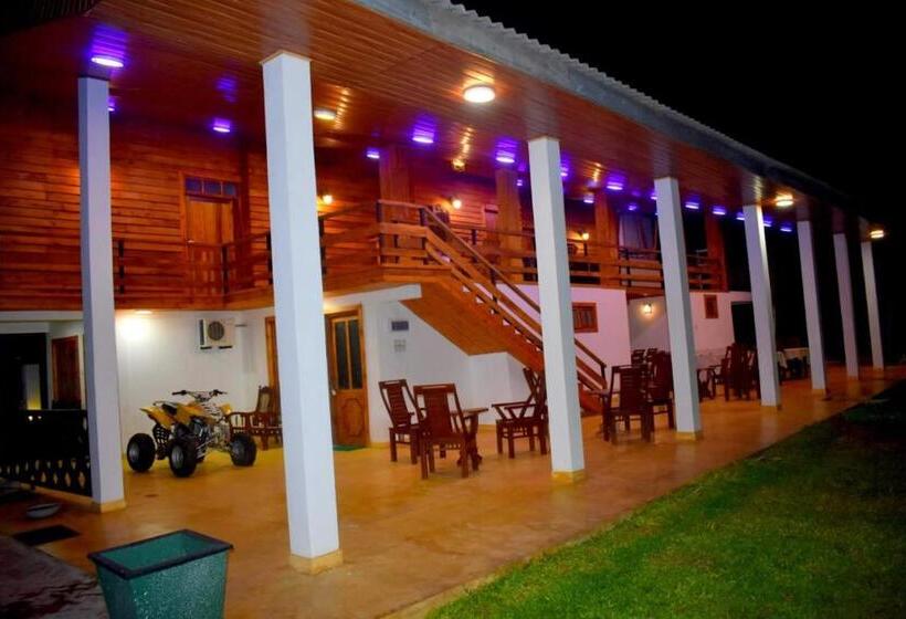 פנסיון Beach Bungalow