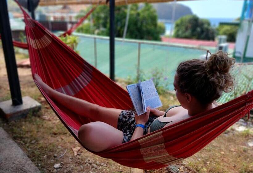 Пансион Hostel Saltwater