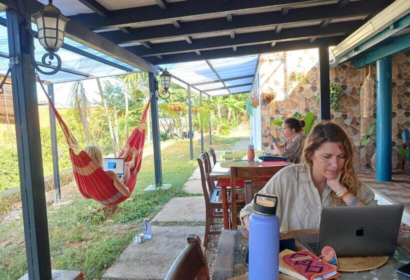 Пансион Hostel Saltwater