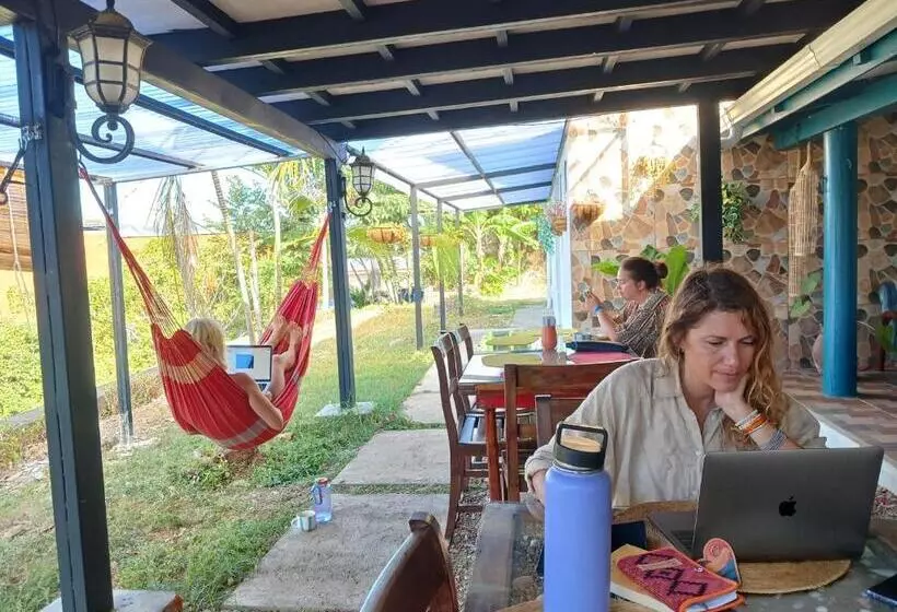 Majatalo Hostel Saltwater