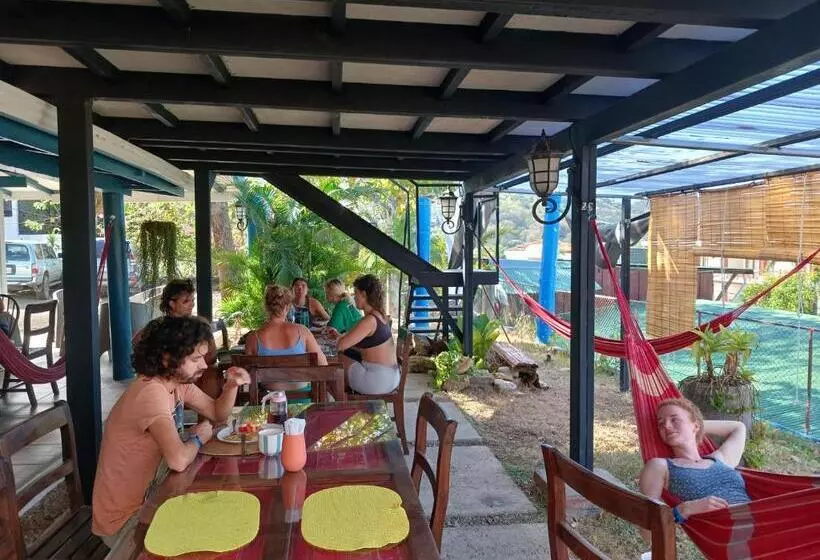Majatalo Hostel Saltwater