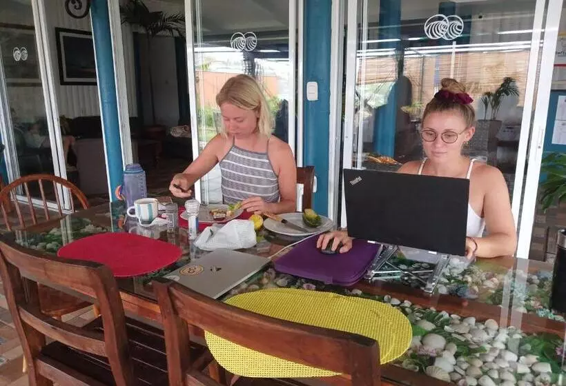 Majatalo Hostel Saltwater