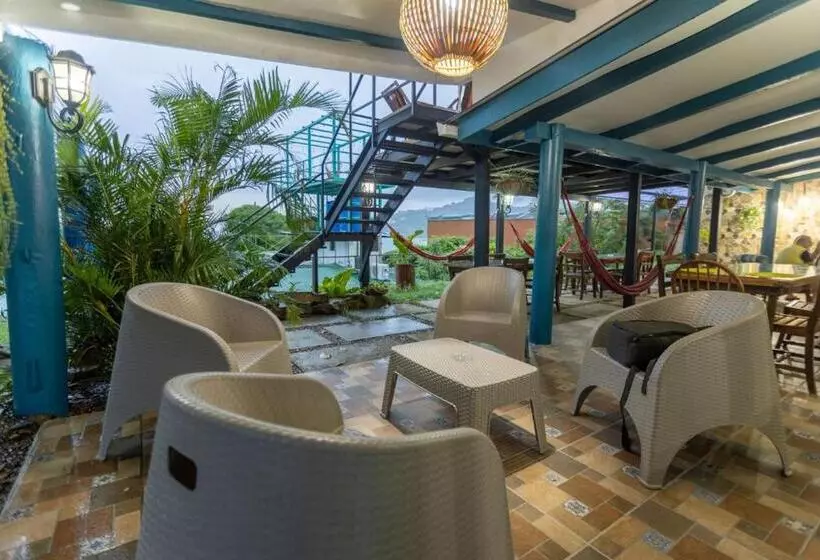 Majatalo Hostel Saltwater