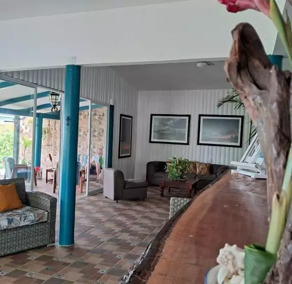 Majatalo Hostel Saltwater