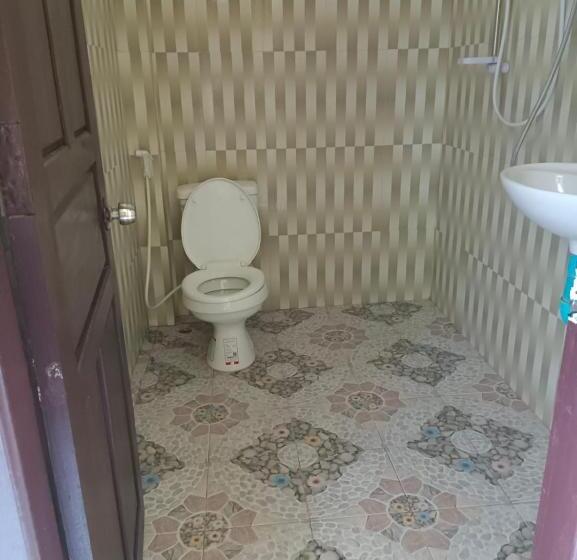 פנסיון Khamphan Guesthouse