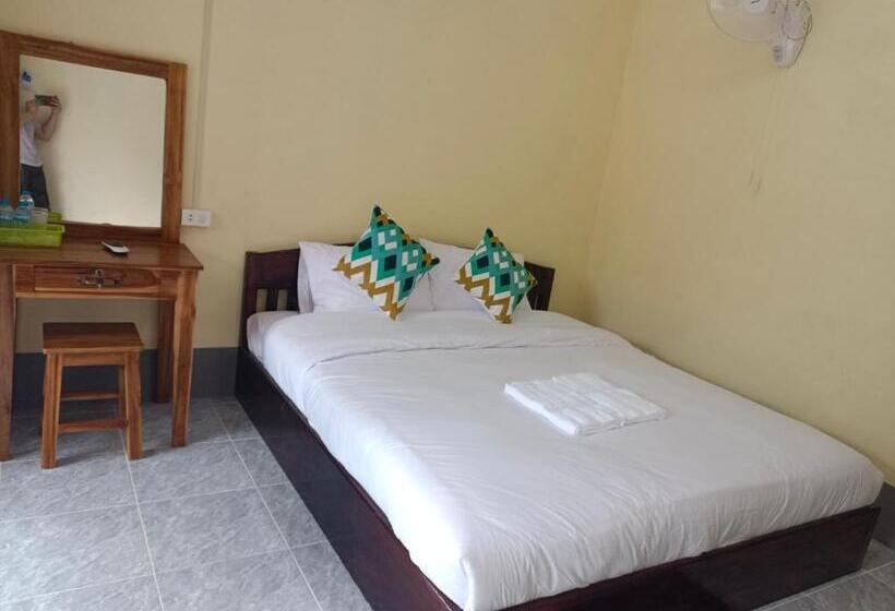 פנסיון Khamphan Guesthouse