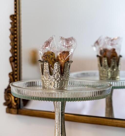 پانسیون Regina Suite