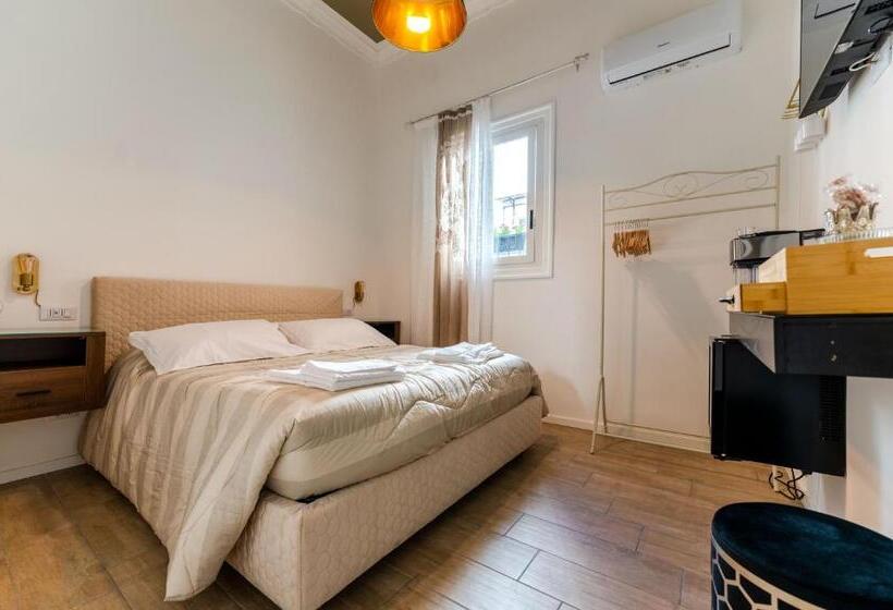 پانسیون Regina Suite