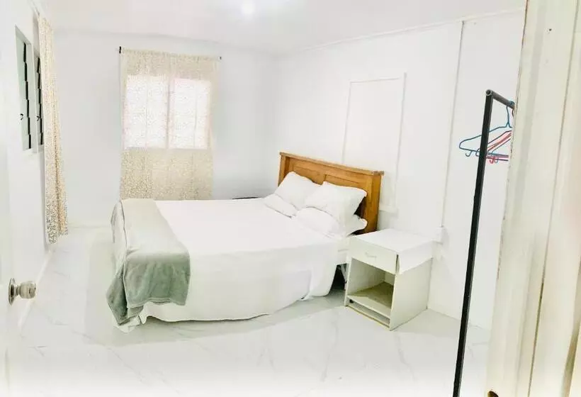 پانسیون Tonga Cottage   Private Double Room Shared Facility