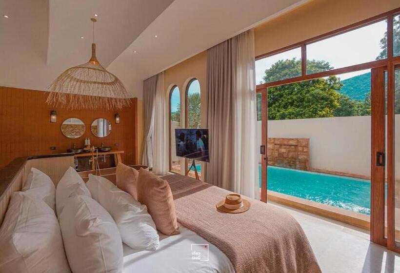 استراحتگاه Sirava Kohlarn สิราวา เกาะล้าน