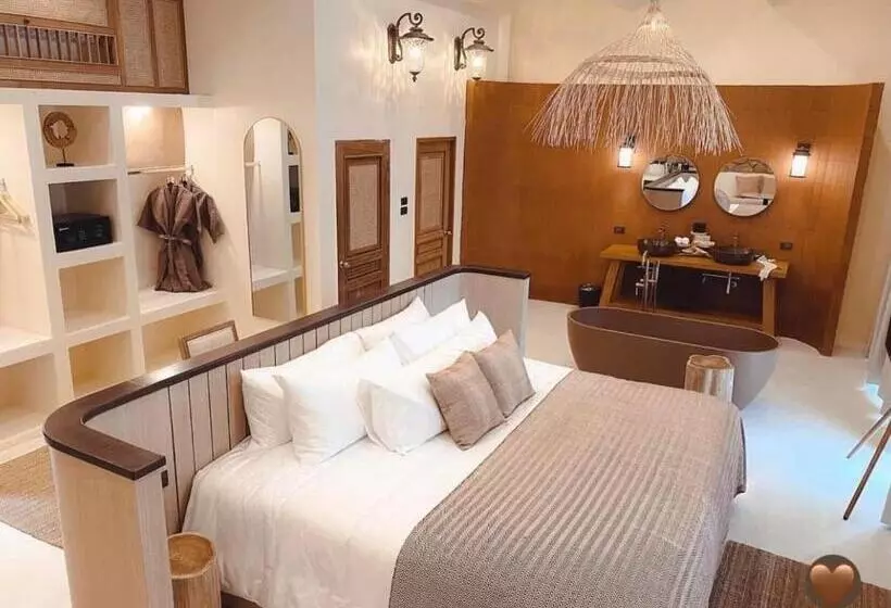 リゾートホテル Sirava Kohlarn   สิราวา เกาะล้าน