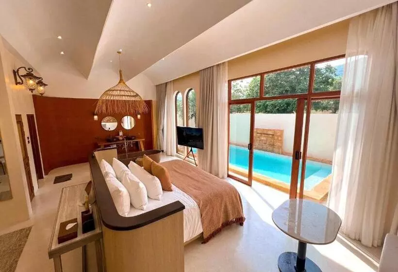 リゾートホテル Sirava Kohlarn   สิราวา เกาะล้าน