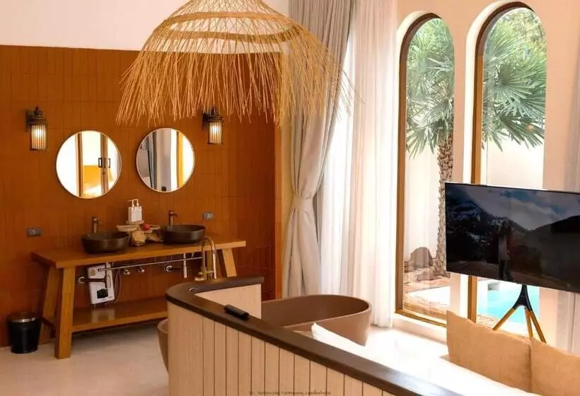 リゾートホテル Sirava Kohlarn   สิราวา เกาะล้าน