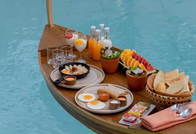 リゾートホテル Sirava Kohlarn   สิราวา เกาะล้าน