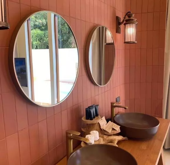 リゾートホテル Sirava Kohlarn   สิราวา เกาะล้าน