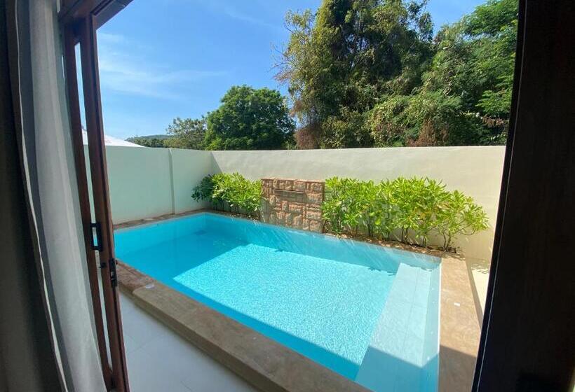 استراحتگاه Sirava Kohlarn สิราวา เกาะล้าน