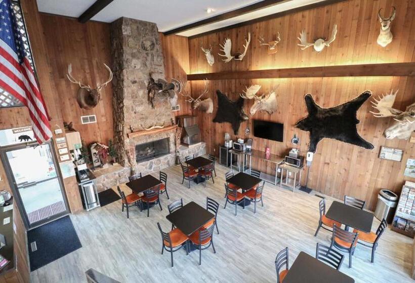 Bear Lodge Motel