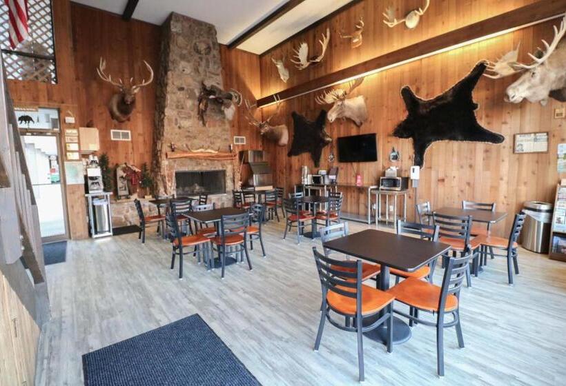 Bear Lodge Motel