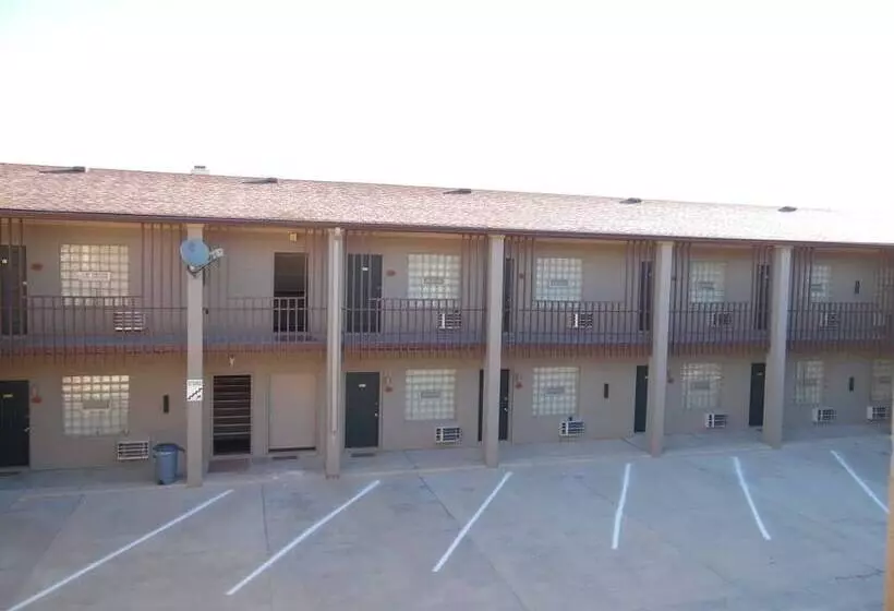 Bear Lodge Motel