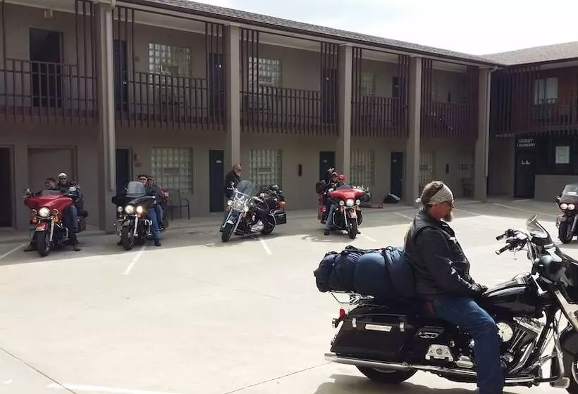 Bear Lodge Motel