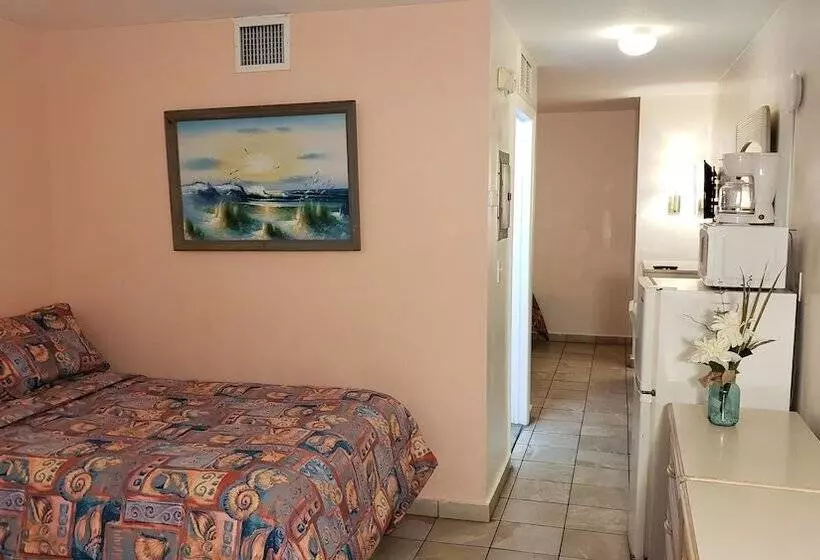Caprice Motel   Wildwood