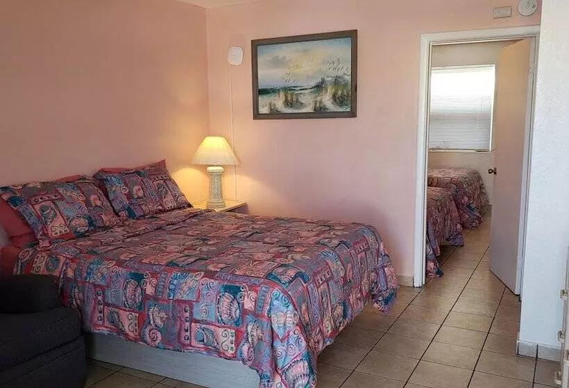 Caprice Motel   Wildwood