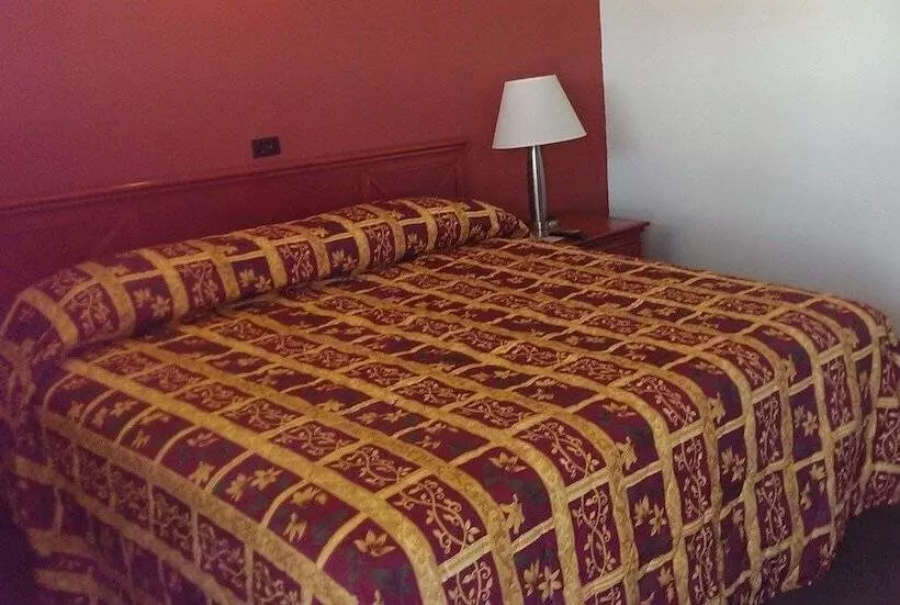 هتل Airport Lodge Wichita Kansas