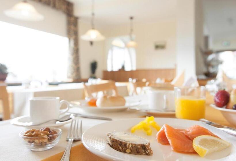 ホテル Altmünsterhof