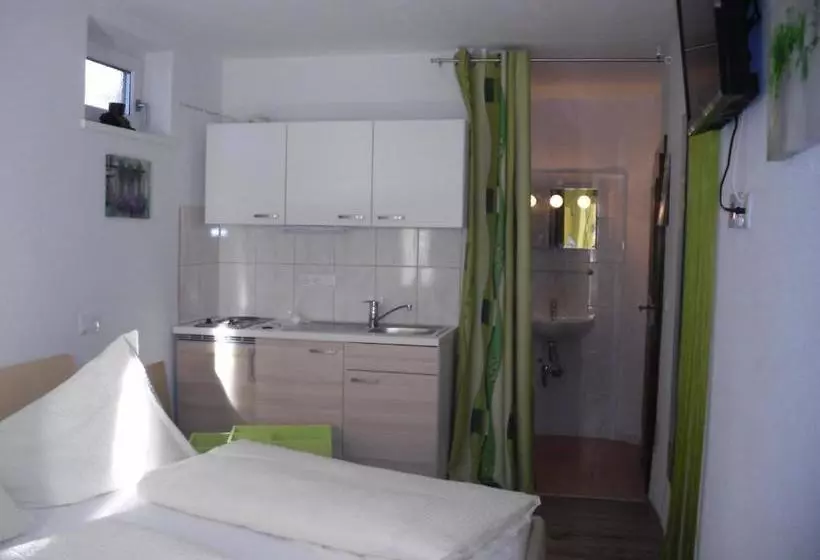 هتل Appartement Latschen Ferienhaus An Der Nockalmbahn