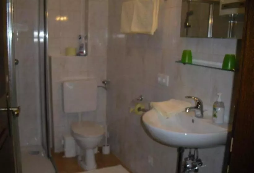 هتل Appartement Latschen Ferienhaus An Der Nockalmbahn