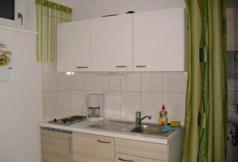 هتل Appartement Latschen Ferienhaus An Der Nockalmbahn