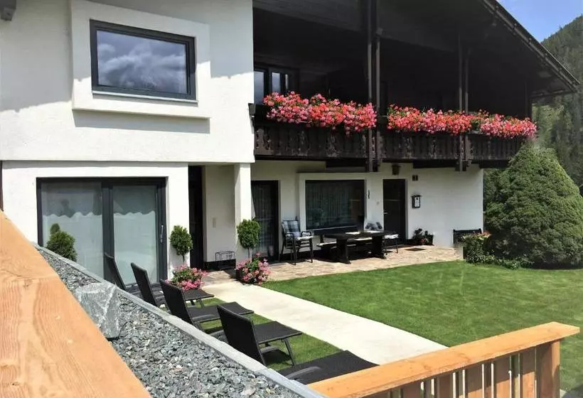 هتل Appartement Latschen Ferienhaus An Der Nockalmbahn