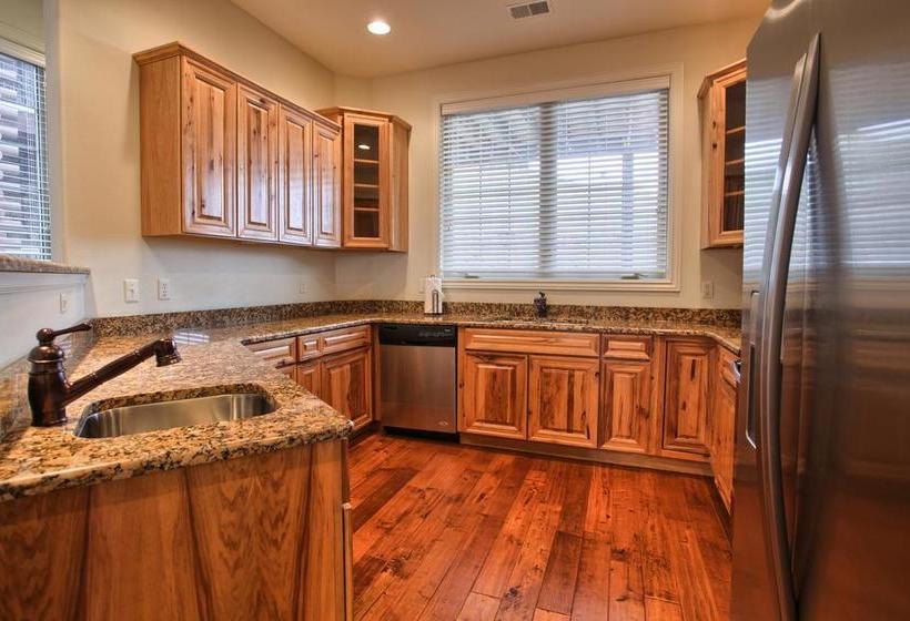 فندق Cliffs Resort Table Rock Lake