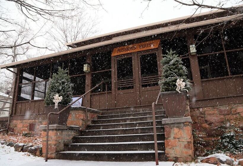 Hotel Colorado Chautauqua Cottages
