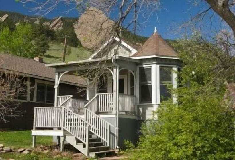 Hotel Colorado Chautauqua Cottages