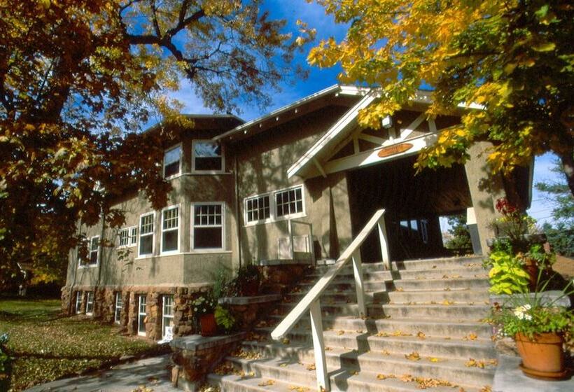 Hotel Colorado Chautauqua Cottages