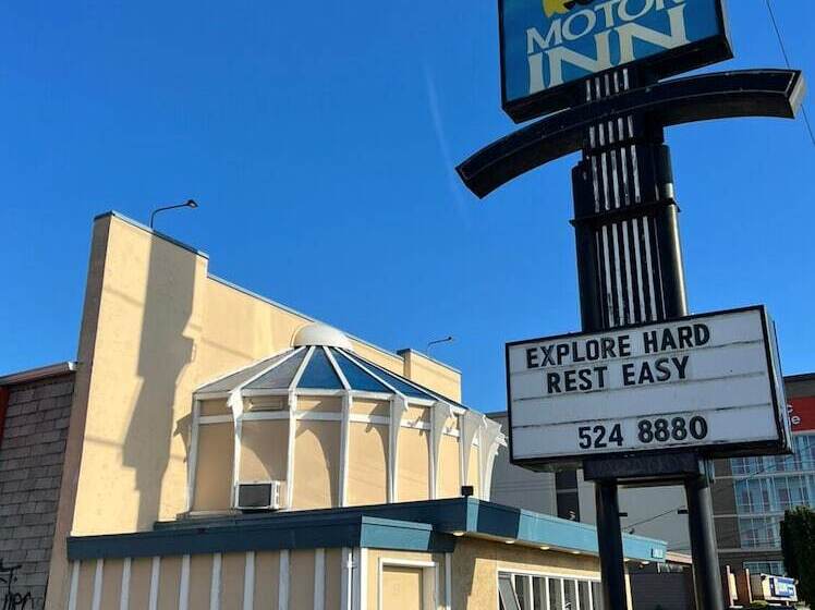 فندق Columbus Motor Inn