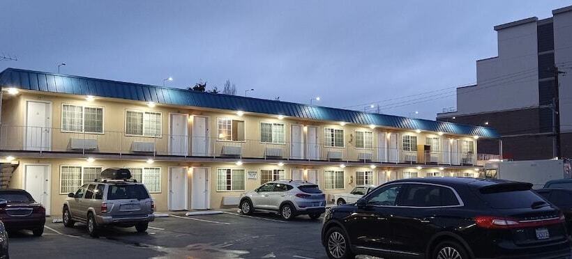 فندق Columbus Motor Inn