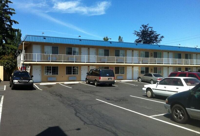 فندق Columbus Motor Inn