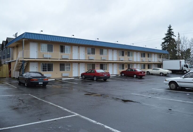 فندق Columbus Motor Inn