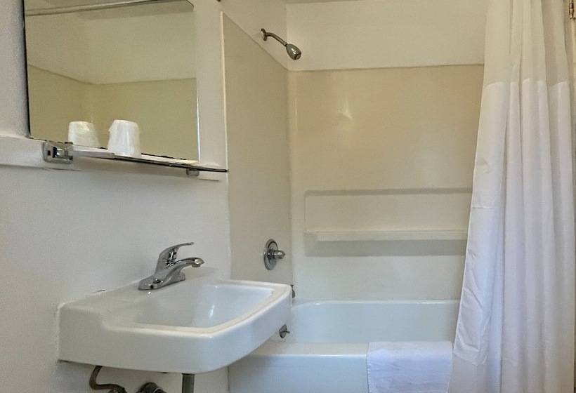 فندق Columbus Motor Inn