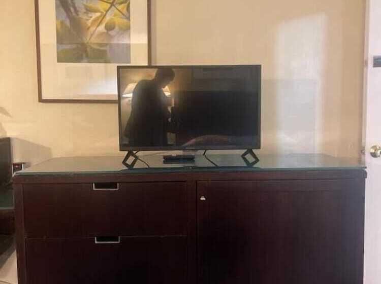 فندق Columbus Motor Inn