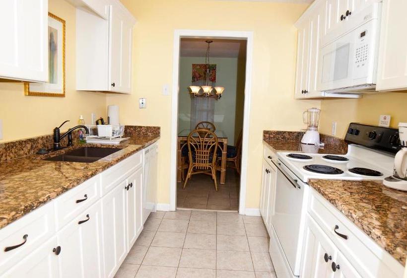 فندق Desoto Beach Bungalows