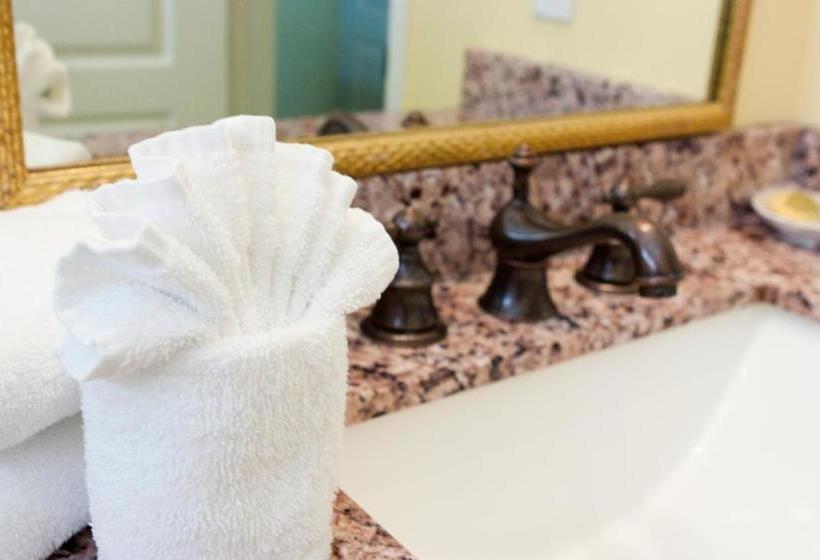 فندق Desoto Beach Bungalows