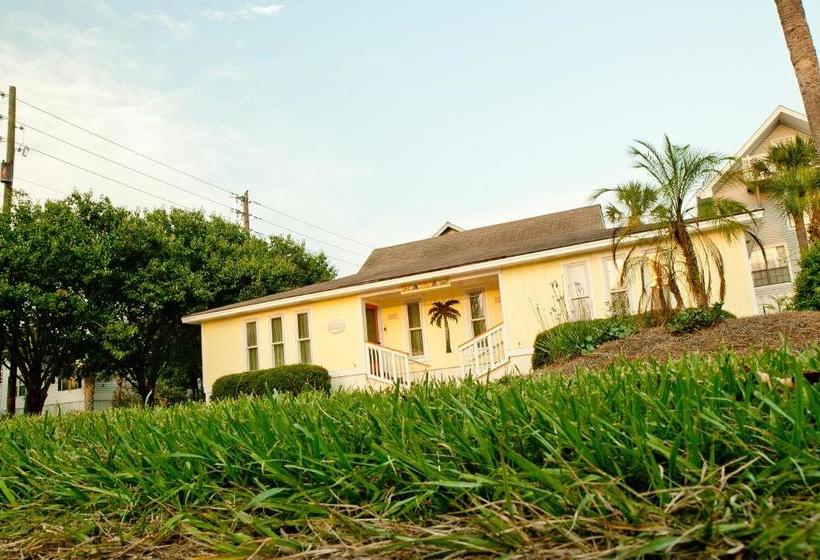 فندق Desoto Beach Bungalows