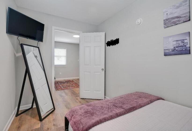 Отель Dry Dock Inn