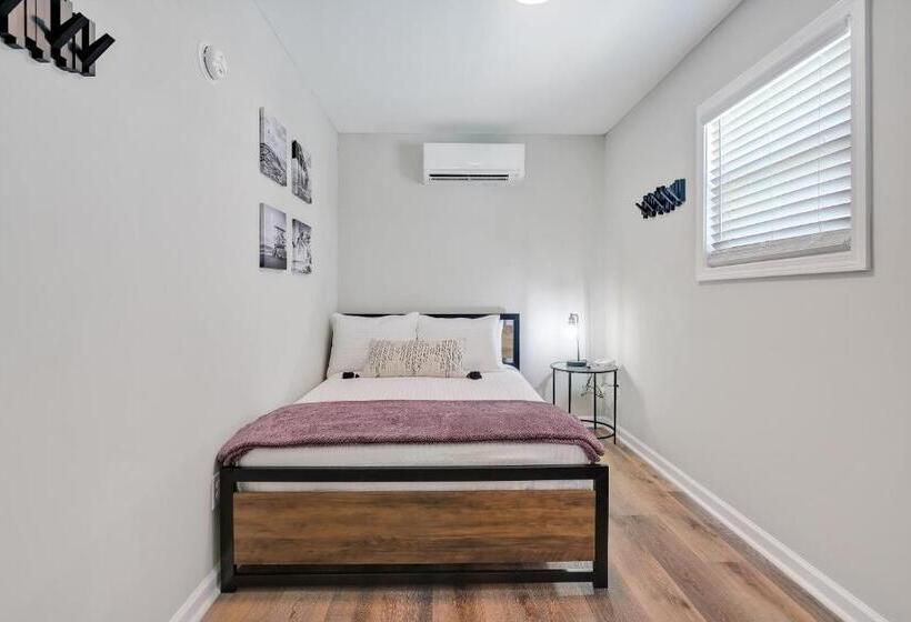 Отель Dry Dock Inn