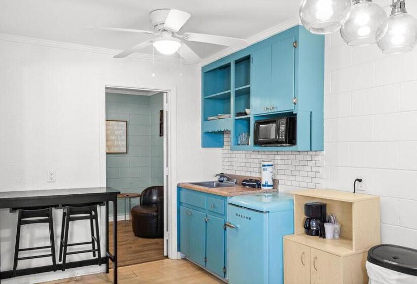 Отель Dry Dock Inn