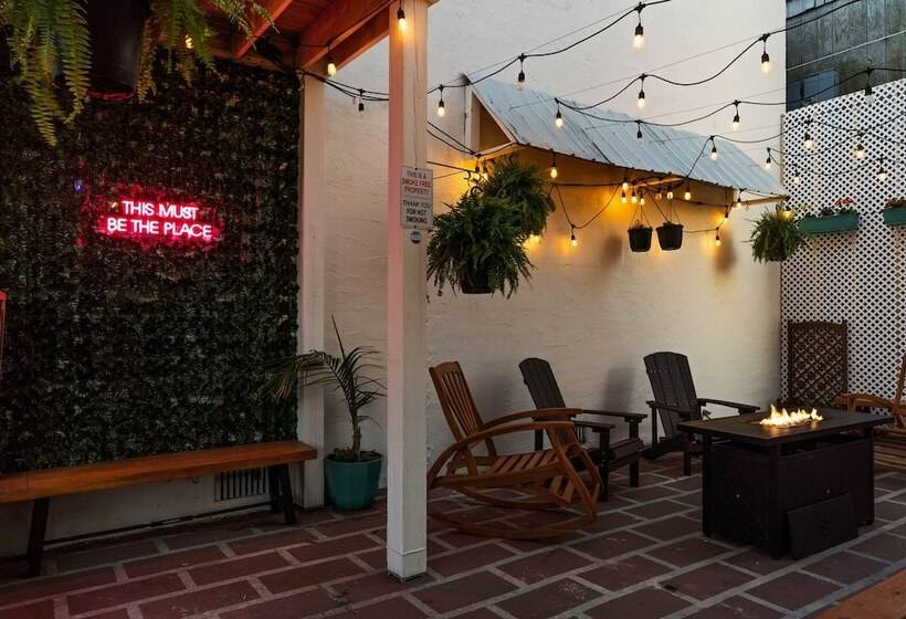 Отель Dry Dock Inn