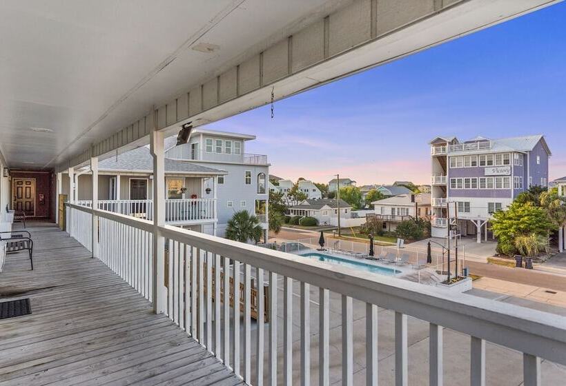 Отель Dry Dock Inn